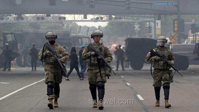 冲突升级下的守护：特朗普时期的国民警卫队动员亲历